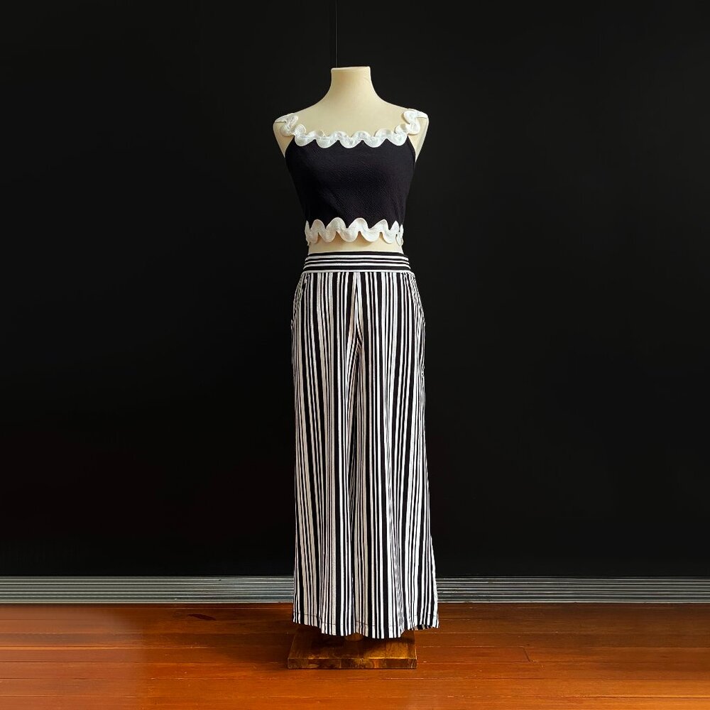 MAX STUDIO |  Vertical Black & White Stripe Wide Leg Crop Pants | NWT - Picture 6 of 11